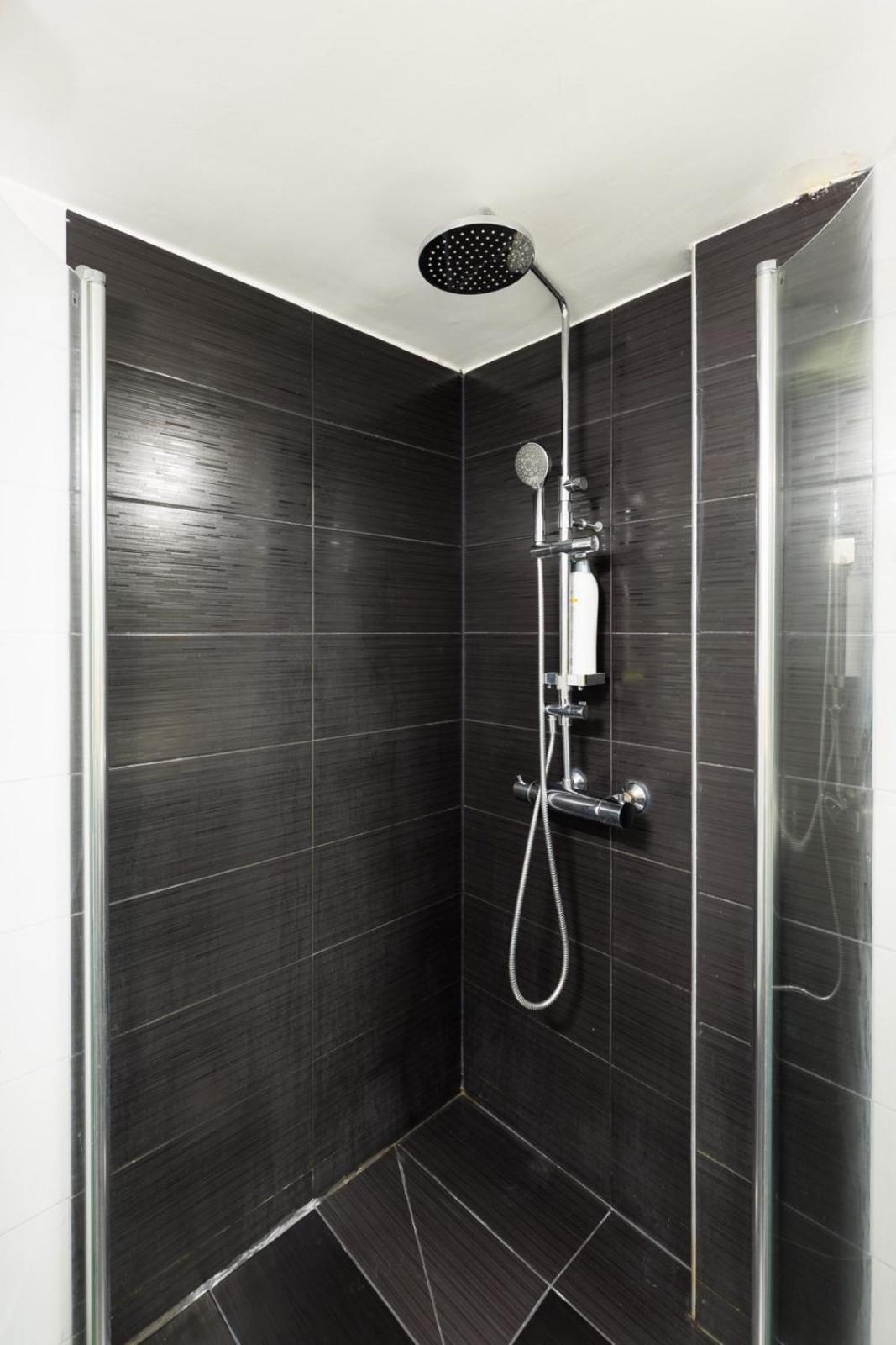 Aiolos Luxury Metro Acropolis Suite 7 Near Museum Of Modern Art Atene Esterno foto